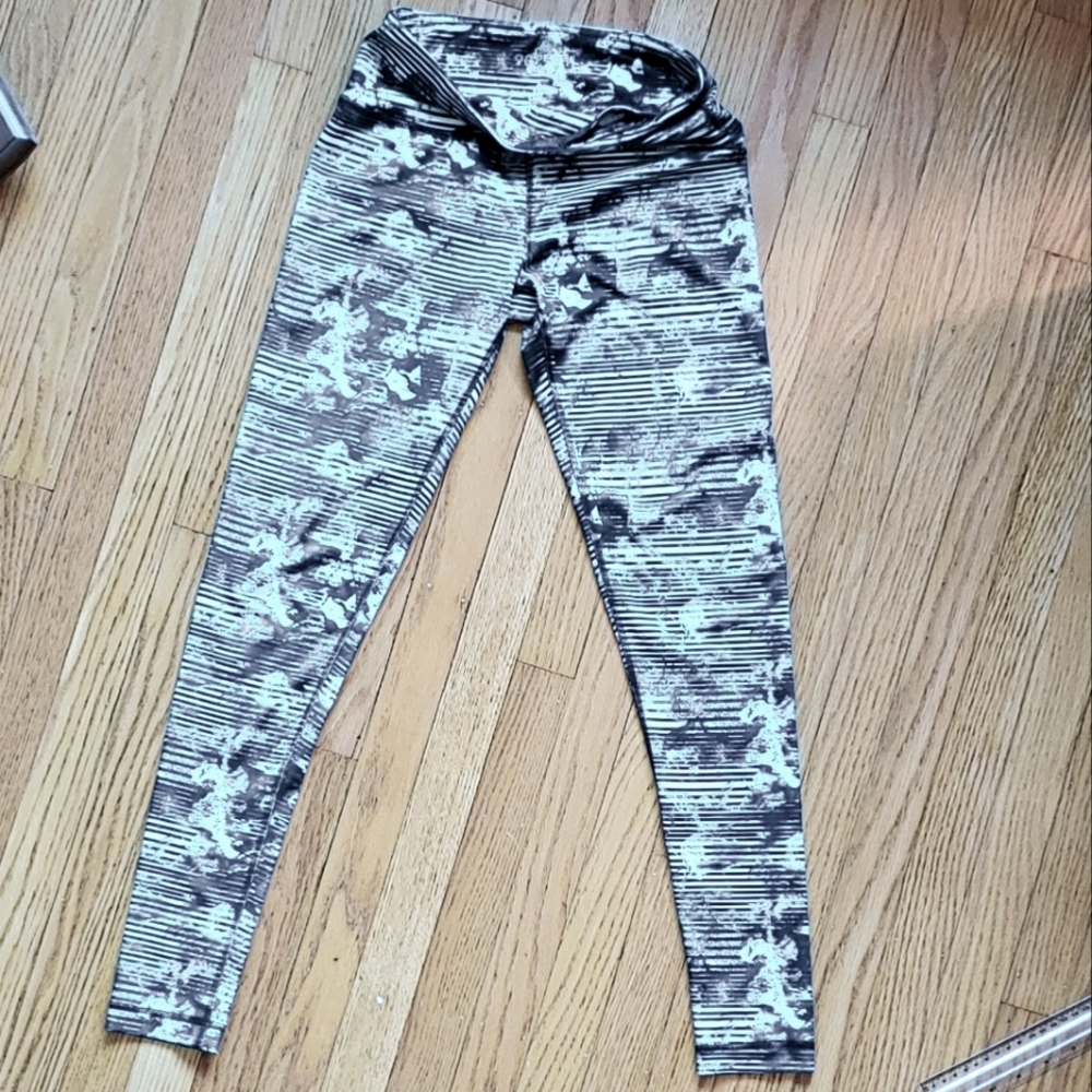 90 Degree Running / Yoga / Leggings XS
